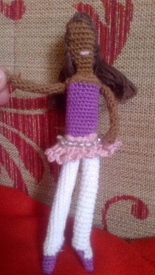 szydełkowa lala z muliny