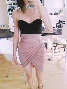Spódnica asymetryczna bandage oraz gorset do kupienia na moich aukcjach kliknij