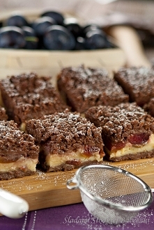 ciasto z budyniem i śliwkami - klik