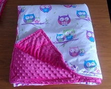 Różowy, fukcjowy kocyk z po...