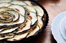 SOJOWA TARTA SZPINAKOWA Z CUKINIĄ I FIFTHY SHADES OF