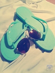 rozumiem że pora już zacząć wakacyjne Lato ^^ wszystkim życzę wielu emocji i nowych miłości tudzież przyjaźni :***