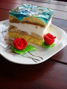 sernik na zimno z bananami, biszkoptami i galaretką :)