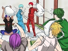 Taka sytuacja: wchodzisz do pokoju, widzisz coś takiego ^^^ a chłopaki ledwo się zorientowali, że tam jesteś, to już obrzucili cię poduszkami.