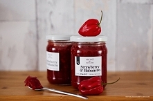 Strawberry &Habanero – słodko pikantny dżem z truskawek i papryki habanero

Słodko-pikantne wspomnienie lata. Ten dżem z truskawek jest przyjemnie słodki i nieoczekiwanie… r...