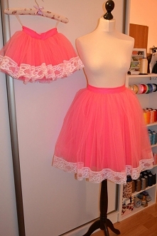 Spódniczki tiulowe dla mamy i córki, z koronką dostępne w wielu kolorach na fb fanpage Bombowa Krawcowa