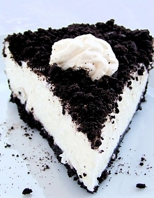 Sernik Oreo na zimno
 Składniki : składniki na spód:
160 g ciastek Oreo bez masy
60 g masła, roztopionego
Składniki na masę:
700 g dwukrotnie zmielonego twarogu
1 szklanka (250 ...