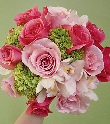 Bukiet ślubny latem - róża | Więcej na prettyday.pl