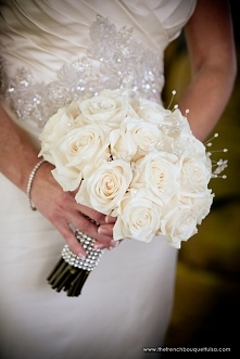 Bukiet ślubny latem - róża | Więcej na prettyday.pl