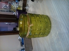 Hej Laski ! :) Ja dziś do Was z takim pytankiem.. Czy macie pomysł na taki słoik po świeczce ? Jak można go wykorzystać ?