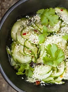 AZJATYCKA SAŁATKA Z OGÓRKA