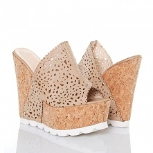 KLAPKI TAUPE AŻUROWE NA KORKU