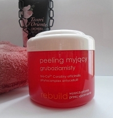 Regularny peeling ciała drogą do pięknej i zadbanej skóry, sprawdź jak poradził sobie w tej roli peeling z Ziaji :)