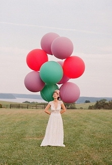 Pomysł na plener? Duże balony z helem | Więcej na prettyday.pl