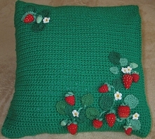 Poduchy szydełkowe, czyli pomysł na nudną kanapę lub pokój małej księżniczki.