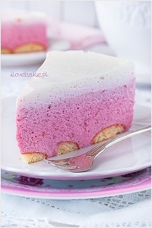 Sernik na zimno na jogurtach greckich z musem malinowym „light” – przepis