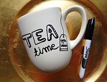 DIY Sharpie Decor, czyli szybki sposób na nudną zastawę