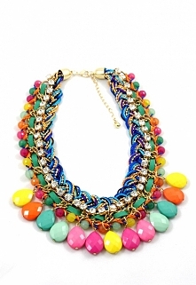 kolorowy naszyjnik na lato