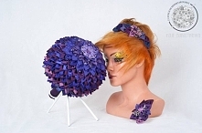 Bukiet w całości wykonany z satynowych płatków w przeróżnych odcieniach fioletu. Model pokazowy, nieuszkodzony w idealnym stanie. Cena wraz z opaską i butonierką 200zł.
Kontakt ...