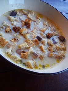 zupa pieczarkowa z grzankami