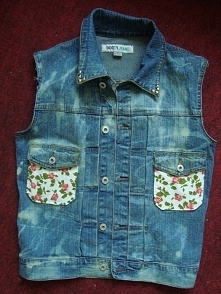 Rożana kamizelka z wyszywanymi różami na tyle- sprzedam ;)