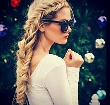 Czy ktoś wie jak zrobic taką fryzurę? Moze jakis tutorial?