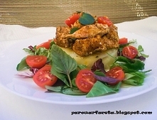 Przepis na Pierś z kurczaka na ziemniakach z mixem sałat po kliknięciu w zdjęcie.