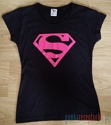 świetna koszulka z superman...