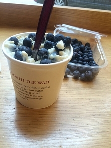 owsianka z jagodami :-)na sniadanko