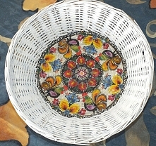 Koszyk na chleb z ludowym motywem