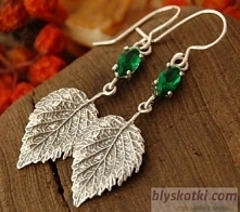 LISTKI BRZOZY - kolczyki ze szmaragdem z JUBILEA.PL

Srebrne kolczyki o nowoczesnej stylistyce dla dynamicznej kobiety. Srebrny listek brzozy podkreślony został zakutym w srebrn...