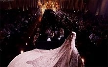 [GIF] Bride at Elie Saab Fall 2015 Couture.
