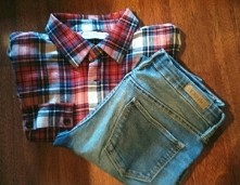 Bardzo udane łowy szmateksowe, nie dość że to co chciałam kupić -flanelowa koszula w kratę i jasne jeansy, to jeszcze oba na raz. I cały outfit gotowy ;)