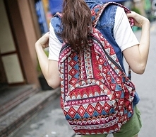 Elegancki Plecak , który zachwyca swoim niepowtarzalny wyglądam i funkcjonalnością!

 
Posiada sporą komorę główna i dodatkową kieszeń.

Mniejsza kieszeń - przednia umożliwia er...