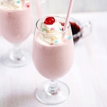 Koktajl wiśniowy na mleku k...