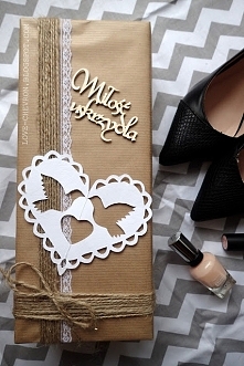 Jak zapakować prezent ślubn...