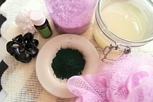 Domowe spa - czyli peeling kawowy i kąpiel w spirulinie oraz oleju kokosowym :-)

Więcej po kliknięciu w zdjęcie :-)