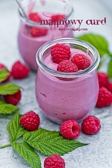 Malinowy curd
 Składniki na 1,5 szklanki:

    250 g malin, świeżych lub mrożonych
    2 łyżki soku z cytryny
    2 duże jajka
    2 żółtka
    70 g drobnego cukru do wypieków
 ...