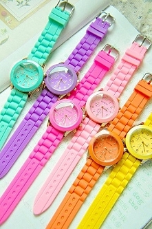 Podobają się Wam takie gumowe zegarki? Co o nich myślicie?