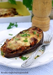 Bakłażan faszerowany mięsem
3-4 bakłażany (w zależności od wielkości)
400 g mięsa mielonego wol-wp (albo indyczego)
1 torebka ugotowanego na sypko ryżu np. basmati
1 duża cebula...