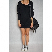 Nowa sukienka oversize bawełna- zapraszamy na naszą aukcje .
Kolor szary i czarny