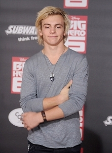 Ross Lynch <333