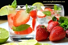 Woda która odtrów, oczyszcz, odchudza, odżywia, koi pragnienie i podkręca metabolizm. Pyszna, prosta, smaczna. Mniam.