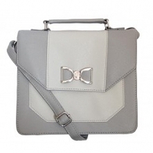 Torebka z metalową kokardką...