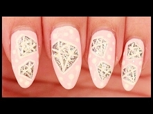 Diamonds on Pastel Pink nai...