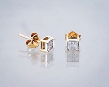 Kolczyki z diamentami - prostota i urok w jednym.