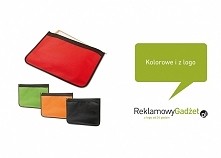 Kolorowe etui ochronne na dokumenty w formacie a4.