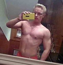 Zapraszam na bloga facetwformie.pl Efekty ćwiczeń tylko pompek i ćwiczeń na drążku, 9 kg mniej. Bez diet.