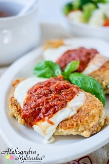 PIERSI Z KURCZAKA W PARMEZA...