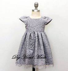 handmade

sukienka o kroju rozkloszowanym
wykonana z satyny grubej i koronki bawelnianej
odcinana w talii